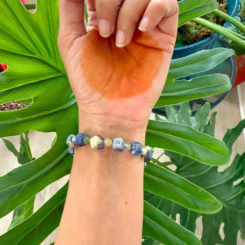 Serpentine, Jasper, Prehnite & Sodalite Bracelet (one) - Picture 5 of 8